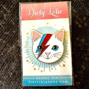Bowie Cat Enamel Pin